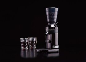Elektrický mlynek na kávu Hario  V60 - 2