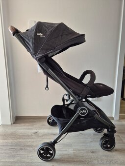 Skládací kočárek Joie Pact Flex 2020, signature noir - 2