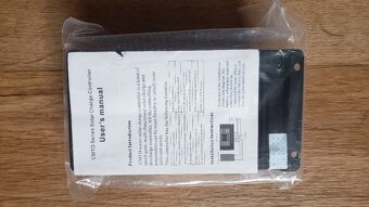 Solární regulátor 20A nabíjení s LCD displejem 12V24V Auto - 2