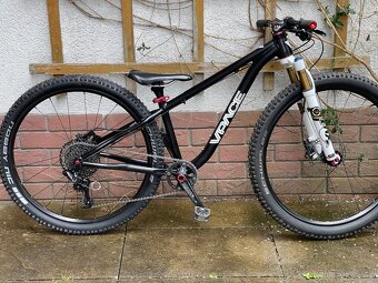 Vpace max26, dětské kolo od 130cm, Fox 32 Factory, Sram GX - 2