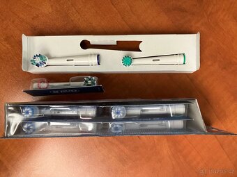 Oral-B náhradní hlavice - kartáček - 2