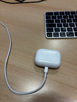 Apple AirPods Pro + lightning cable - 2