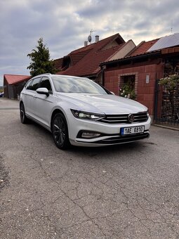VW Passat B8, 2.0 TDI, 110, webasto, acc, panorama - 2