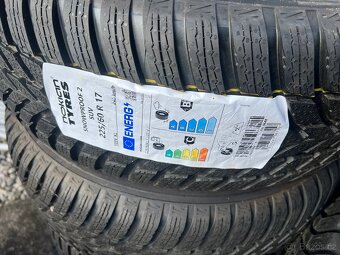 225/60 R17 Nokian zimní NOVÉ - 2