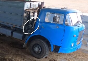 Prodám konzoly s tlumičem vyfuku za kabinou Liaz MTS - 2