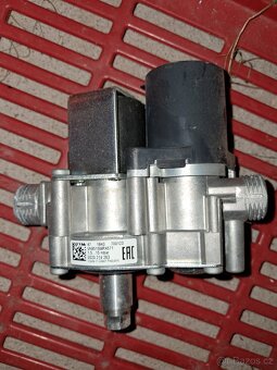 Plynový ventil Honeywell VK8515MR4571 - 2