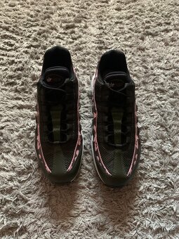 Nike Air Max 95 Olive Pink Camo - 2