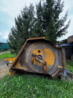 Mulčovač Bomford Tri-Wing 4600 - 2