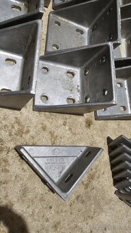 Hliníkové úhelníky - 2