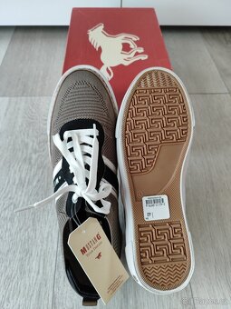 NOVÉ MUSTANG vel. 40 - 2