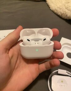 Apple AirPods Pro 2 - 2