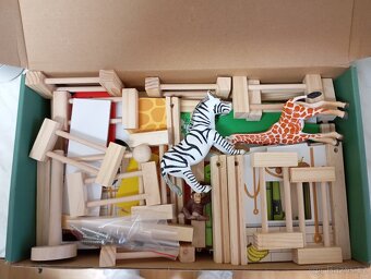 Drevena hracka - zoo enclosure Playtive - 2