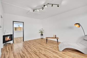 Prodej bytu 5+1 91 m² po rekonstrukci s krásným výhledem - 2