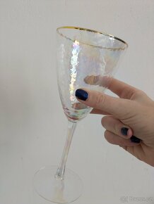 Sklenice na víno se zlatým okrajem 400 ml - 2