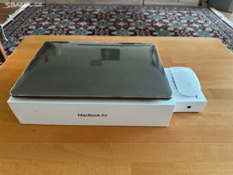 MacBook Air 13,3 - 2
