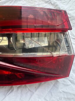 Škoda Superb 3 levé zadní světlo vnější - 2