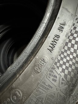 295/40 r22 CONTIWINTER - 2