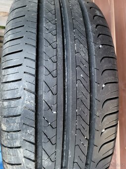 Starší pneu 205/55/16 GT radial - 2