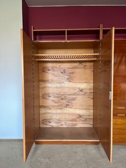 Tři šatní skříně - 2