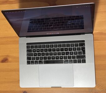 Apple MacBook Pro 15" (2019) – i9, 16GB RAM, 512GB SSD - 2
