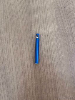 Malý šikovný kovový zapalovač tvaru cigarety - 2