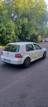 Volkswagen Golf - 2