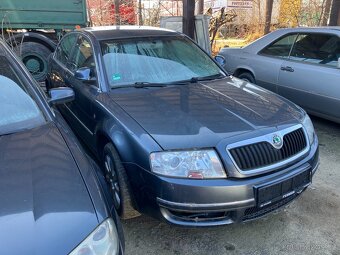ŠKODA SUPERB 2.0Tdi-2008 POTKANÝ MOTOR-NEPOJÍZDNÉ - 2
