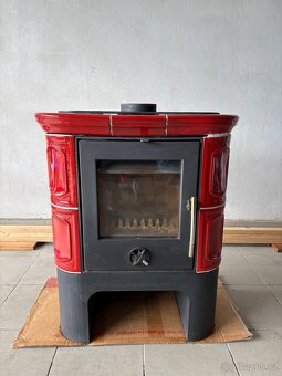 Kachlová kamna červená - 2