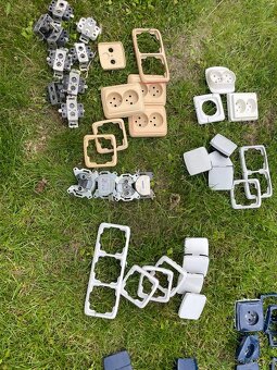 Rámečky, zasuvky, vypínače - 2