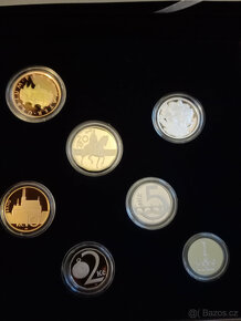 SADA OBĚŽNÝCH MINCÍ ČR 2024 PROOF - DŘEVĚNÁ ETUE - 2