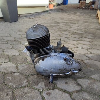 Motor Jawa 350 Kývačka - 2