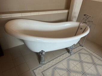 Krásná bílá litinová vana na nožičkách zn.KERAMAG (NN01) - 2