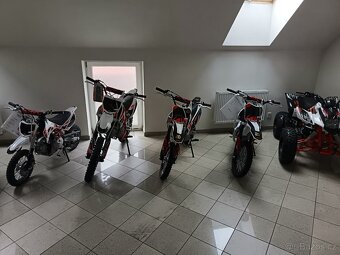 KAYO pitbike TS 90 12"/10" el. startér černo-oranžovo-bílá - 2