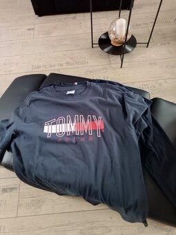 Tommy Hilfiger - 2