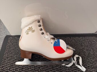 DÍVČÍ BRUSLE BOTAS STELLA , vel. 36 - 2