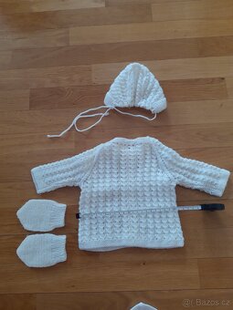 Svetřík a čepička pro novorozence - 2