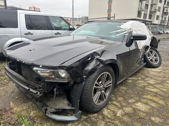 Ford Mustang 3,7 V6 rok 2012 - 2