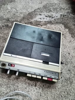 Kazetový magnetofon Tesla A3 - 2