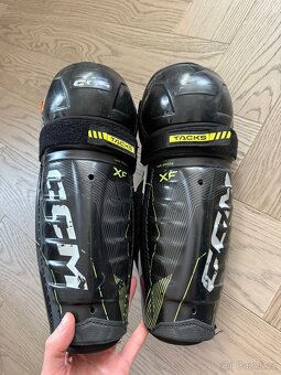 Chrániče holene CCM Tacks XF JR - 2