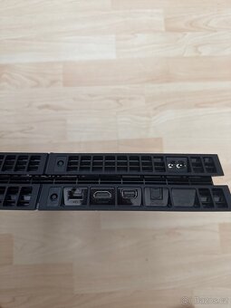 PlayStation 4 1000Gb + 2 ovladace + kabely - 2