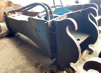 2.3t kladivo Krupp 1500 na bagry 26-40t - 2