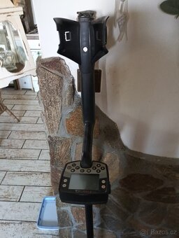 Detektor kovů Minelab etrack - 2