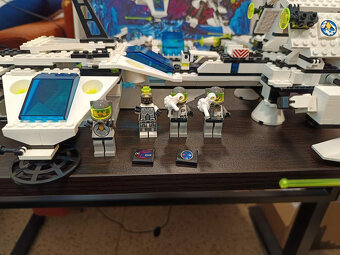 LEGO Space 6982 Explorien Starship +návod - 2