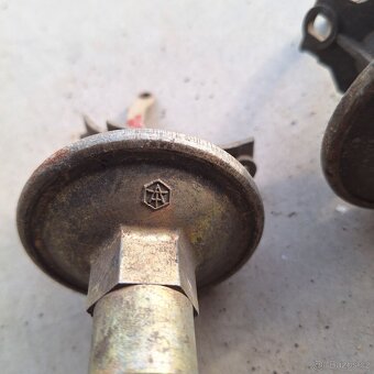 Regulátor podtlaku Volha GAZ-21 / GAZ-22 - 2