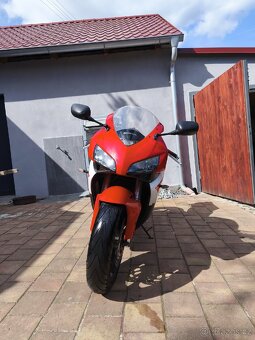Honda CBR 1000RR Fireblade - 2