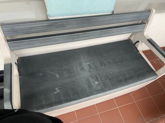 Plastová lavice s úložným prostorem – za symbolickou cenu - 2