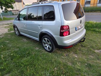 Dobrý den nabízím k prodeji krásný rodiny vůz Volkswagen Tou - 2