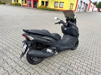 SYM JOYMAX Z 300, r.v. 2023, 19 kW, 2 tis. Km - 2