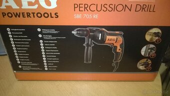 Prodám příklepovou vrtačku AEG  SBE 705RE - 2