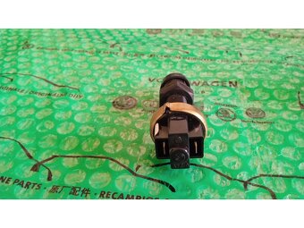 spínač brzdových světel Škoda Favorit , Felicia 6U0945515A - 2